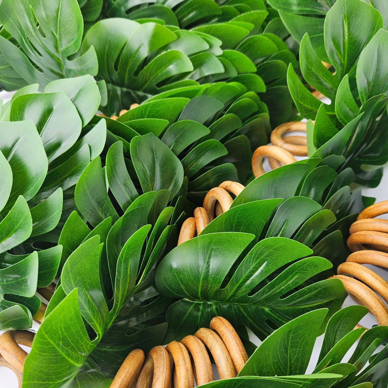 13monstera-napkin-rings